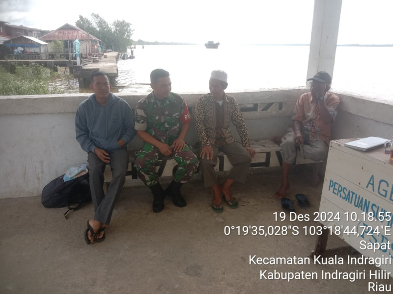 Babinsa Koramil 04/Kuindra Rutin Laksanakan Komsos di Kampung Pancasila