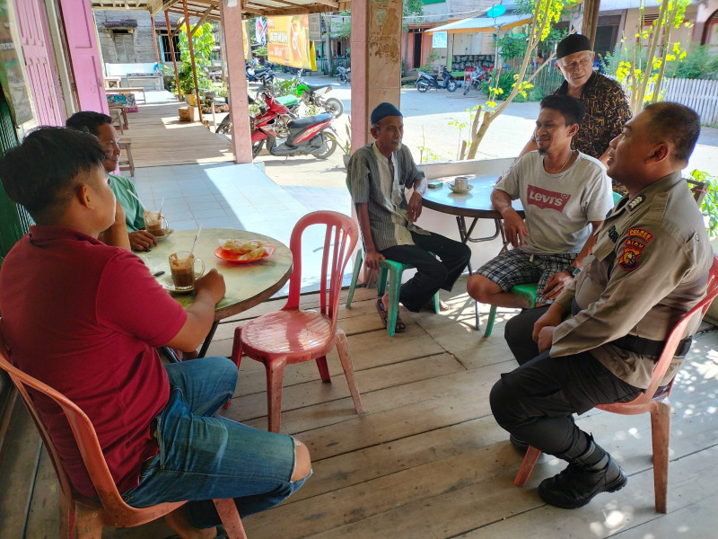 Kepolisian Sektor Gaung Bripka Iwan Riyadi Giat Cooling System Sosialisasikan Pemilu Damai Untuk Menyukseskan Pemilu Tahun 2024