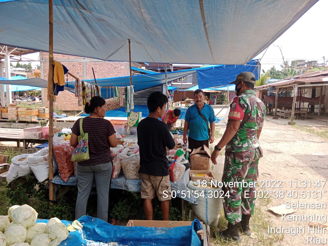 Sertu Sembiring Tegakkan Prokes Di Tempat Keramaian