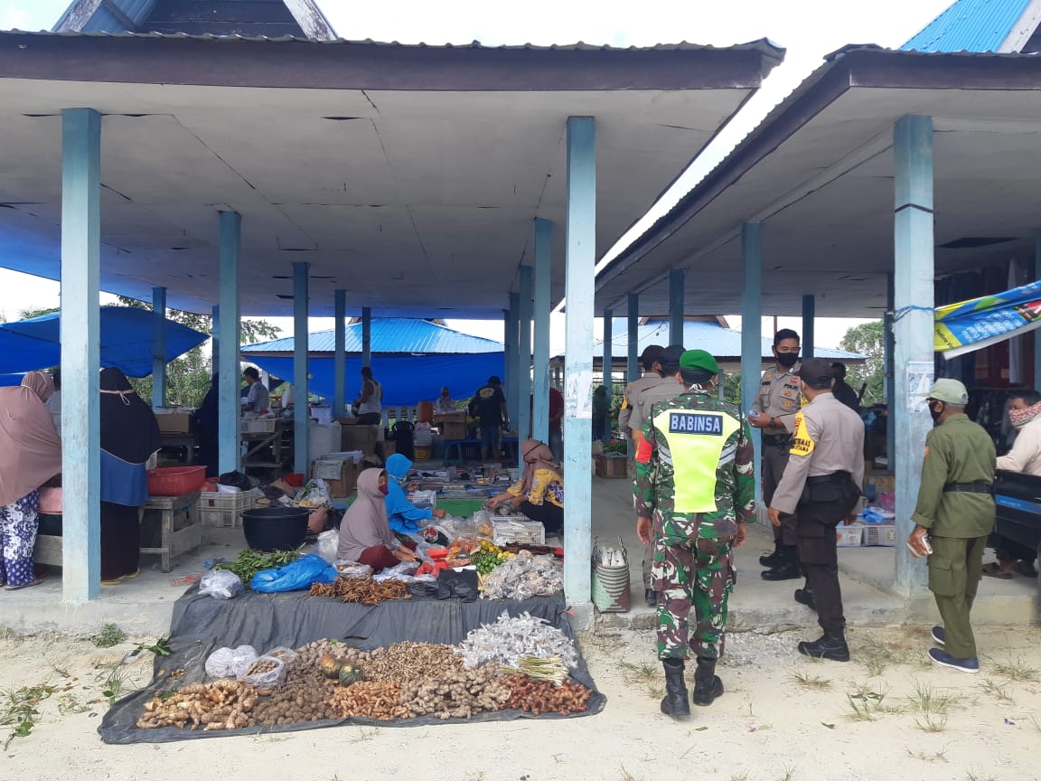 Sinergitas Babinsa Tegakan Disiplin Protokol Kesehatan Pencegahan Covid-19