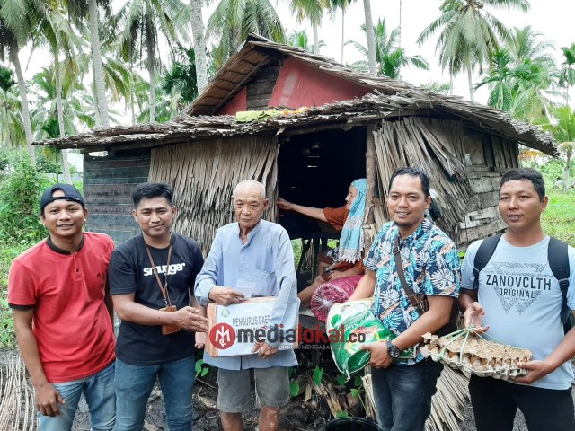 IWO Inhil Sambangi dan Salurkan Bantuan di Dua Tempat di Tembilahan 