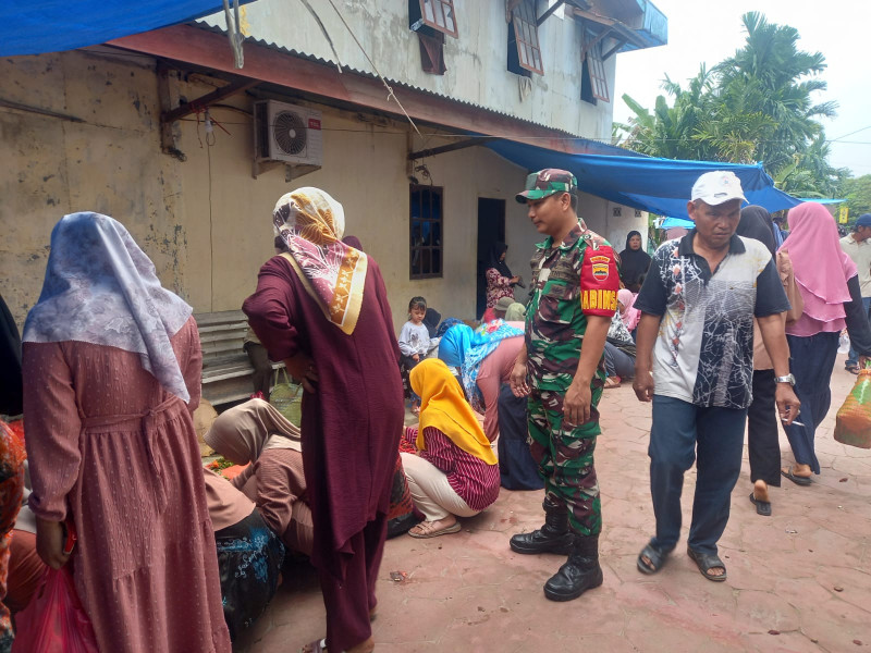 Komsos Dengan Masyarakat, Babinsa Koramil 05/Gas Rutin Pantau Desa Binaan