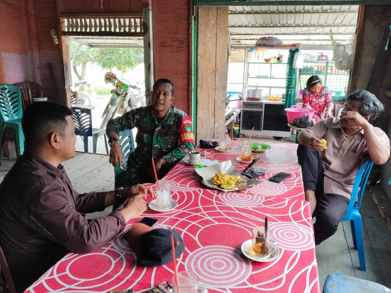 Dengan Pengawasan SDM, Babinsa Koramil 07/Reteh Himbau Masyarakat Agar Hindari Narkoba dan Judi Online