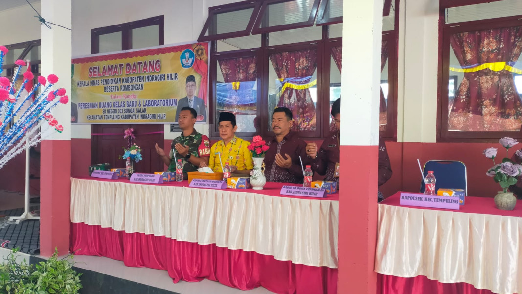 Dukung Kemajuan Pendidikan Di Wilayah Binaan, Babinsa Koramil 03/Tpl Hadiri Acara Peresmian Gedung Sekolah SDN 003 Sungai Salak
