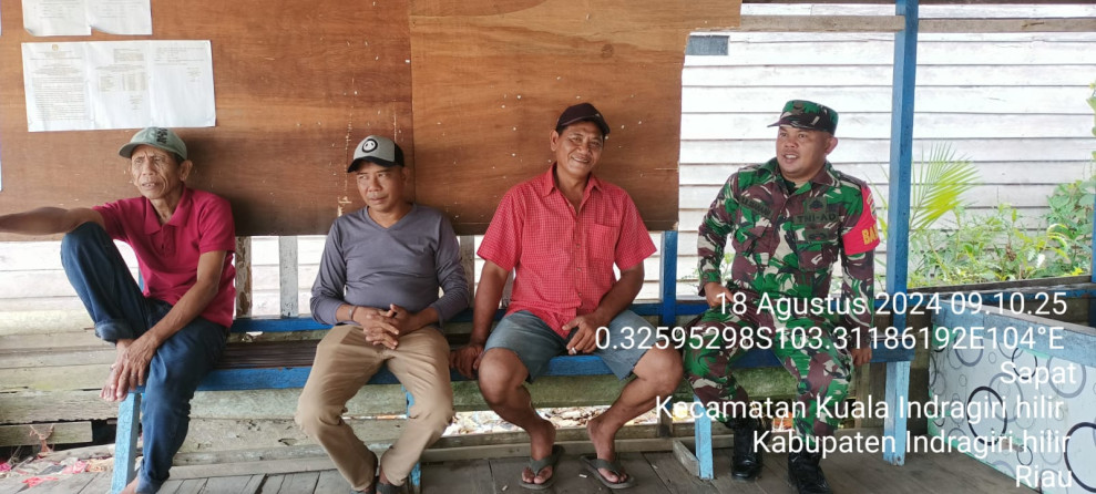 Ciptakan Masyarakat yang Harmonis Melalui Komsos Babinsa Koramil 04/Kuindra di Binaan