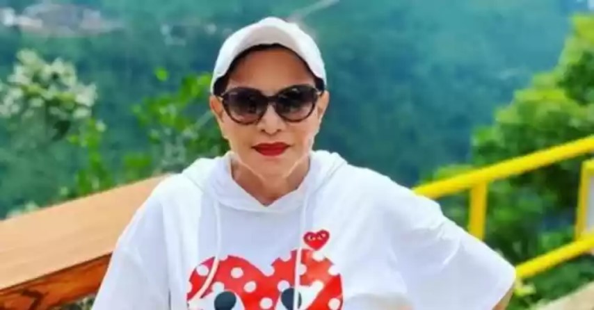 Demi Menyambung Hidup, Mpok Atiek Jualan Puding Kelapa