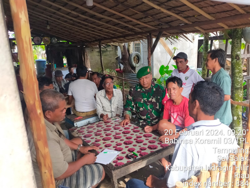 Pasca Pesta Demokrasi, Babinsa 03/Tpl Terus Ajak Warga Desa Jaga Kondusifitas Wilayah