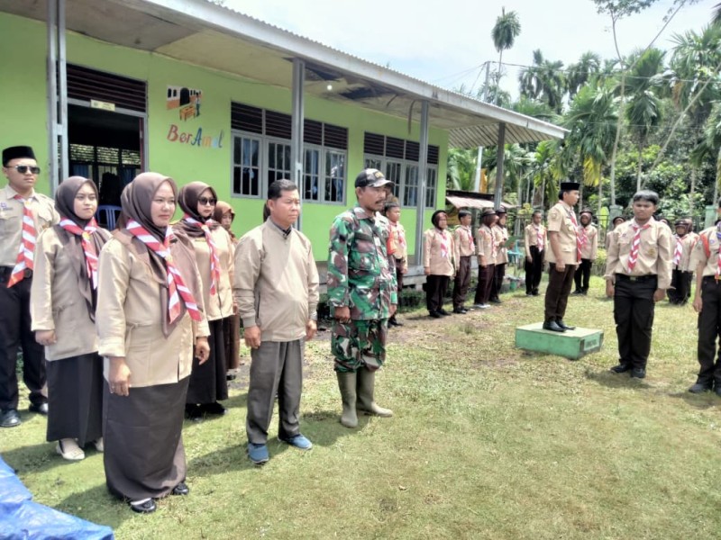 Babinsa Desa Harapan Jaya Hadiri Pembukaan Persami: Tanamkan Semangat Kebangsaan Pada Generasi Muda