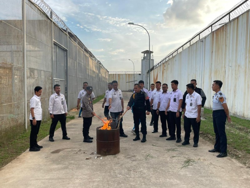 Dukung Zona Bebas Barang Terlarang, Rutan Batam Laksanakan Pemusnahan Hasil Razia