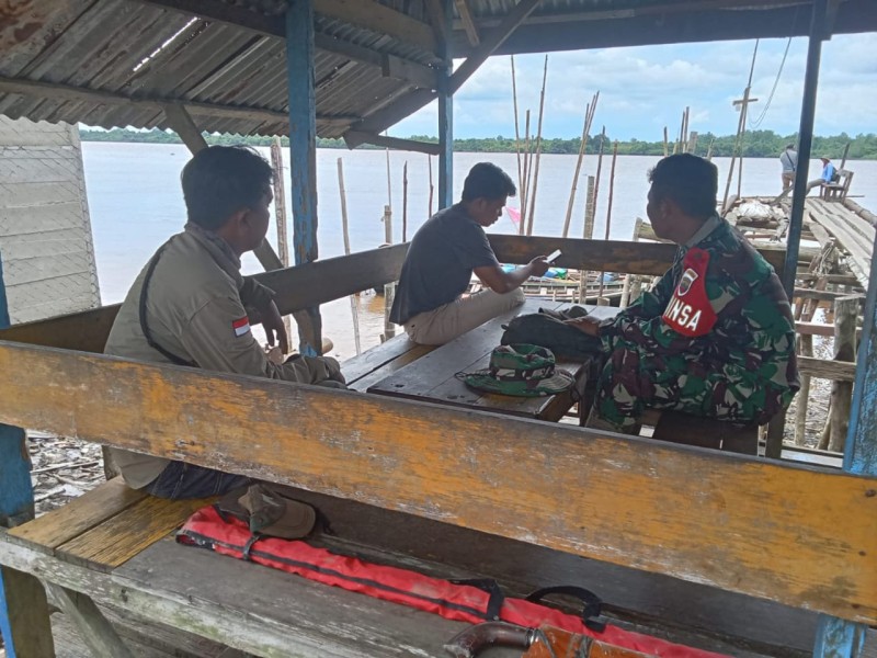 Kedekatan Babinsa Dengan Warga, Sertu Wisnu Hartono Sambangi Tokoh Masyarakat di Kelurahan Tempuling