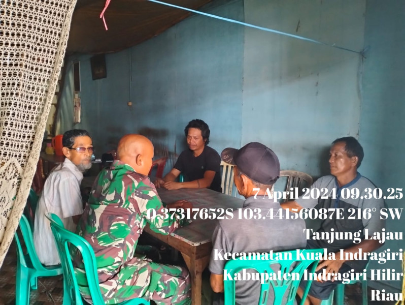 Selama Ramadhan, Babinsa Koramil 04/Kuindra Himbau Warga Untuk Jaga Kesehatan dan Stamina