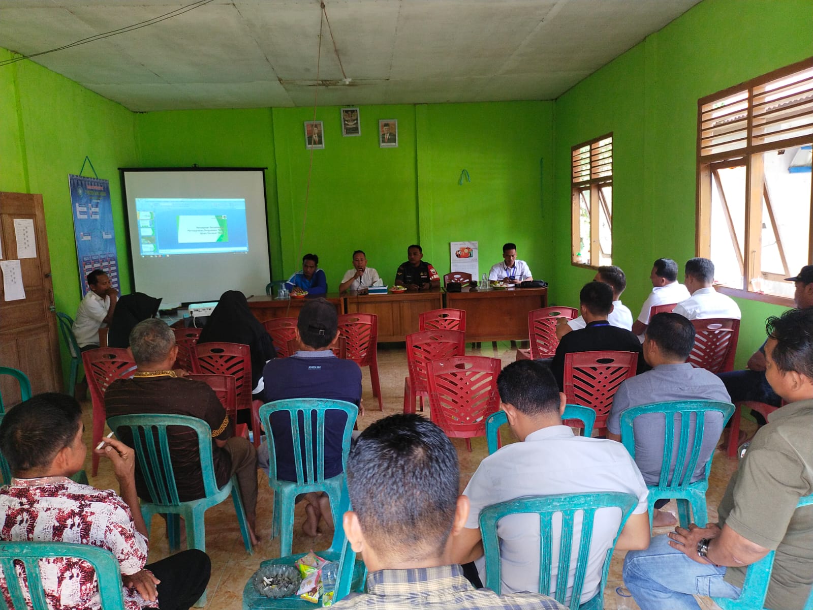 Sosialisasi Pembebasan Tanah Dalam Kawasan Hutan Oleh Babinsa Talang Jangkang
