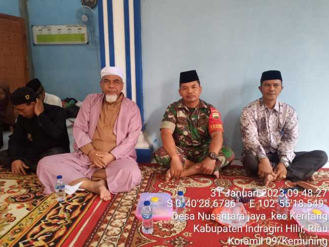 Komsos Sekaligus Isra Mi'raj Bersama Babinsa Koramil 09/Kemuning
