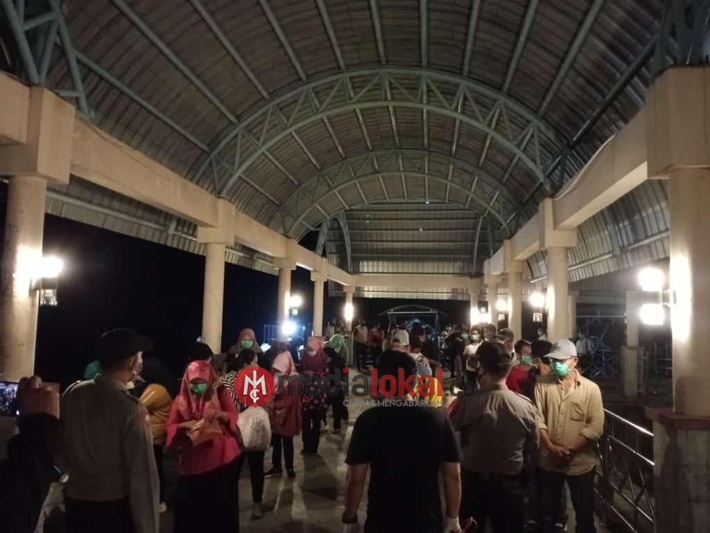 Bawa TKI Masuk Dari Pelabuhan BSL Bengkalis, Warga Tanyakan Penerapan PSBB Bawa TKI Masuk Dari Pelabuhan BSL Bengkalis, Warga Tanyakan Penerapan PSBB