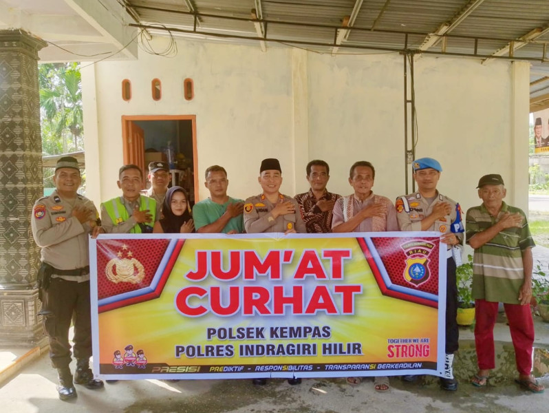 Jumat Curhat Bersama Kapolsek Kempas, Ajak Warga Jaga Kamtibmas Pasca Pemilu Damai 2024