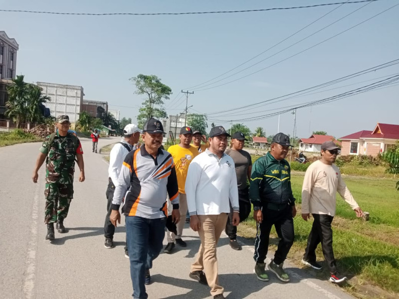 Dalam Rangka Pemilu Damai, Danramil 09/Kmg Hadiri Gerak Jalan Santai yang Digelar Oleh PPK Kecamatan Keritang