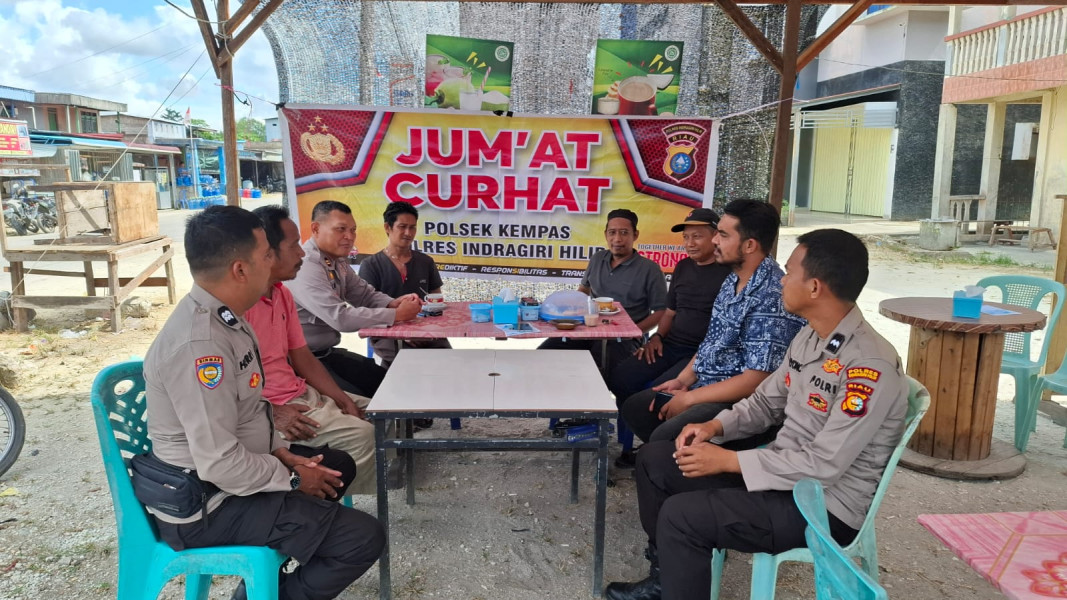 Polsek Kempas Gelar Jumat Curhat Jelang Tahapan Pilkada Seretak tahun 2024