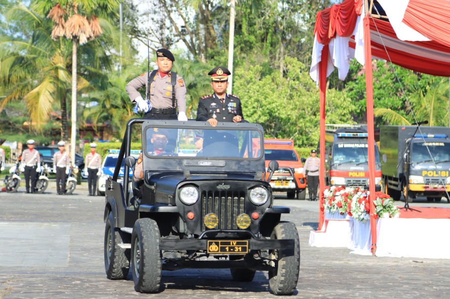 Upacara Hari Bhayangkara ke-79 di Inhil Berbeda dengan Tahun Sebelumnya, Bupati Berikan Penghargaan  Kepada Polri yang Berdikasi dan Berprestasi