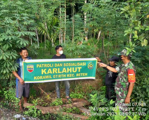 Daerah Rawan Karhutla, Babinsa Koramil 07/Reteh Turun Ke Wilayah
