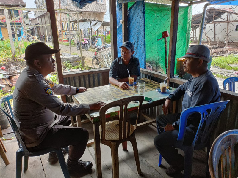 Komsos Rutin Dilakukan Untuk Menjaga Hubungan Baik, Bhabinkamtibmas Desa Belantaraya Melaksanakan Komsos Dengan Warga Binaan