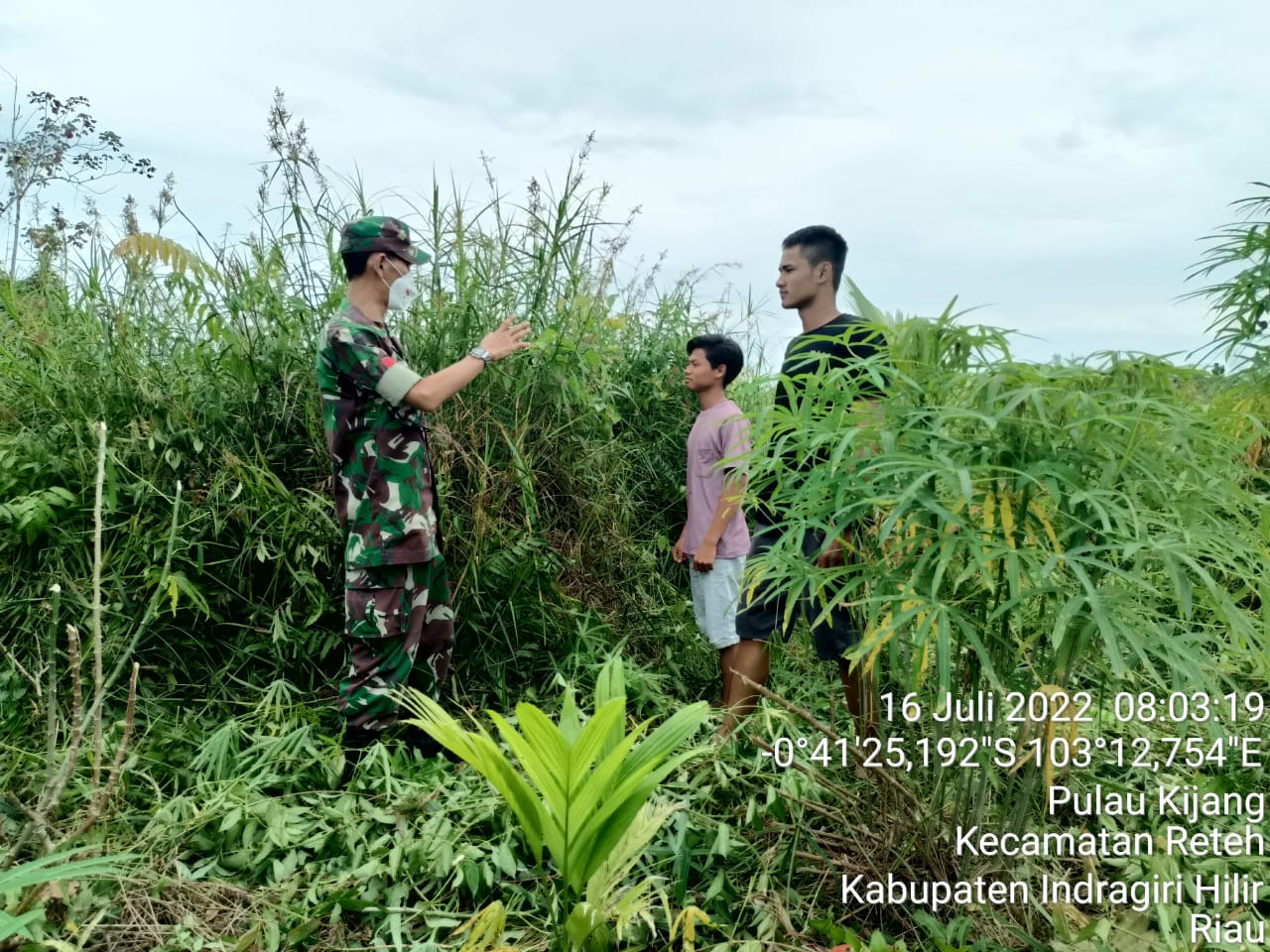 Himbauan Terhadap Patroli Karhutla Oleh  Babinsa Koramil 07/Reteh di Wilayah Binaan
