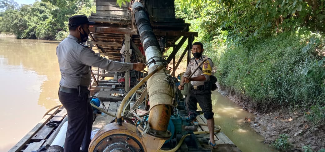 Aksi Polsek Benai Lakukan Pengejaran Pelaku PETI Sampai ke Gunung Kesiangan