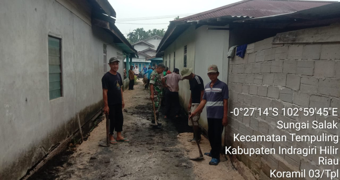 Jum’at Bersih, Babinsa Koramil 03/Tpl Kembali Lakukan Goro Bersama Warga Kampung Pancasila