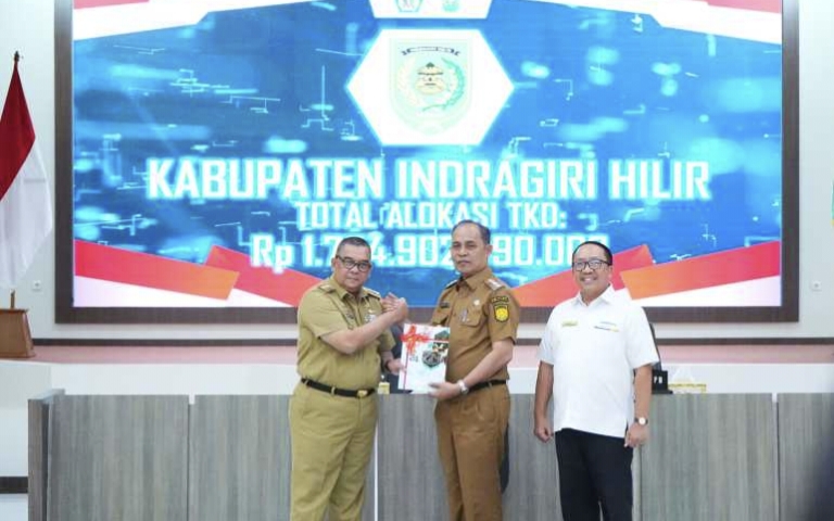 Pj.Bupati Inhil H.Herman Terima Dokumen DIPA dan TKD Tahun Anggaran 2024