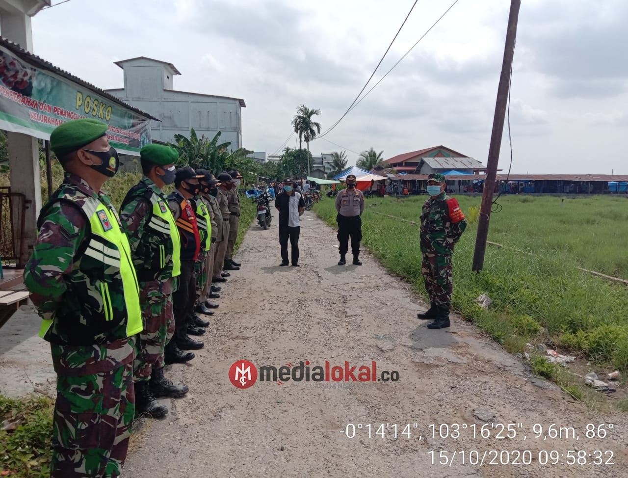 Sweeping Masker dan Penegakkan Protkes Digalakkan Koramil 12/Batang Tuaka dan Satgas