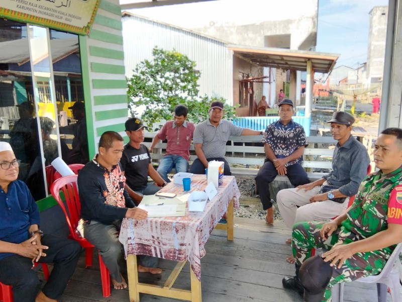 Babinsa Koramil 04/Kuindra Jelaskan Pentingnya Komsos dalam Kehidupan Bermasyarakat Sehari-hari