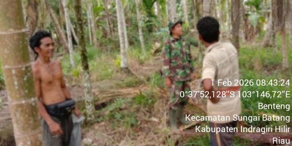 Babinsa Koramil 07/Rth Laksanakan Patroli Tapal Batas di Parit Pame Benteng