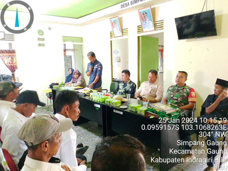 Babinsa Koramil 05/Gas Sertu Guntur Hadiri Pelantikan Kelompok Penyelenggara Pemungutan Suara Di Desa Simpang Gaung