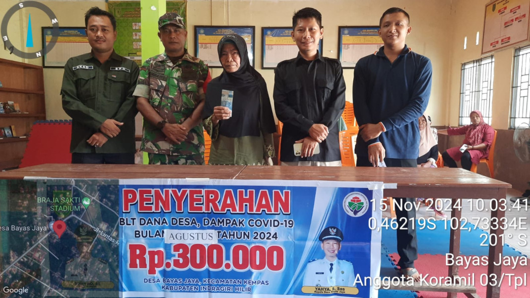 Wujud Peran Aktif, Babinsa Koramil 03/Tpl Serma Damrianto Dampingi Penyaluran BLT Dana Desa