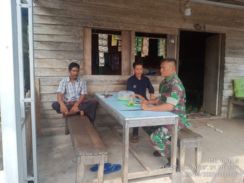 Tingkatkan Sinergitas Koramil 10/Pelangiran Melalui Komsos Guna Jaga Hubungan Baik