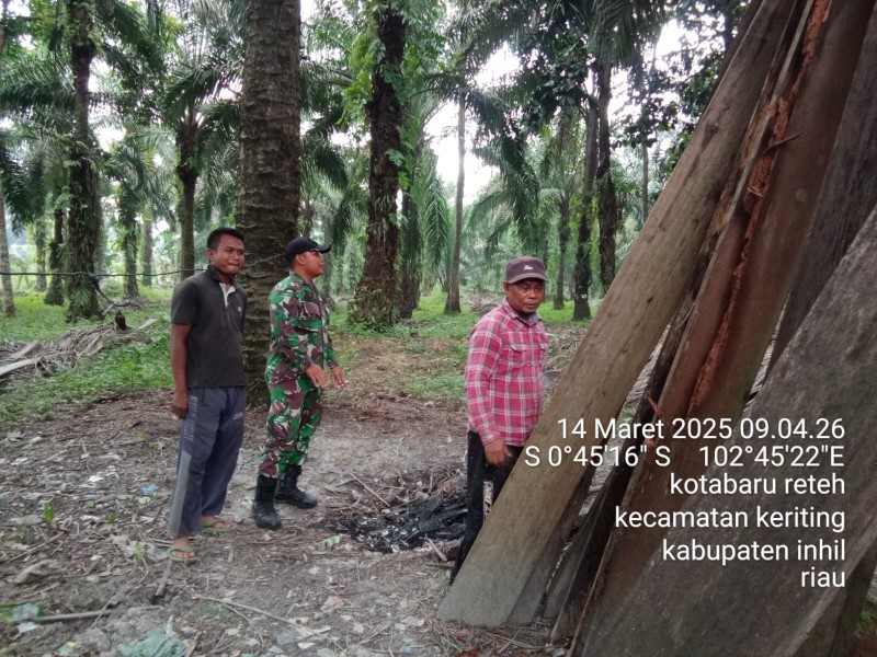 Koramil 09/Kemuning Melaksanakan Patroli Karhutla untuk Mencegah Kebakaran Hutan