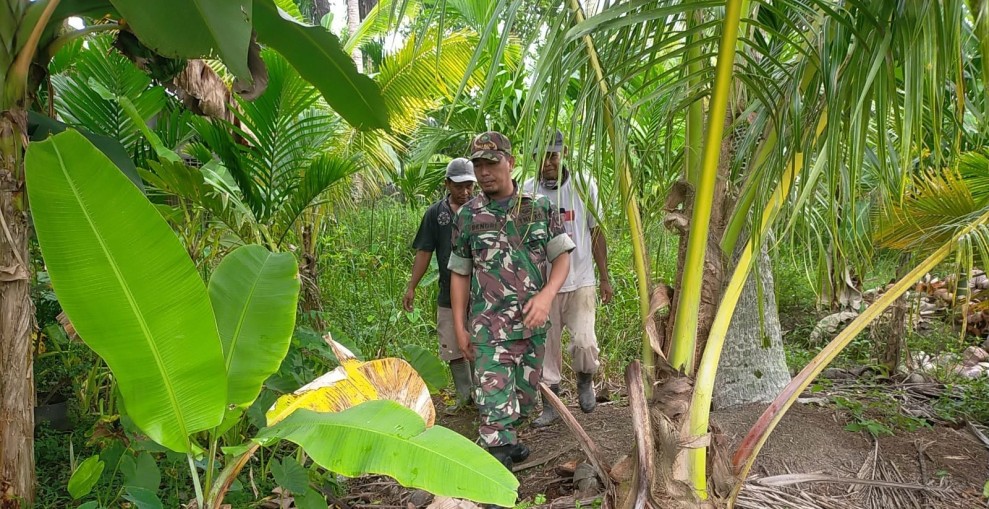 Cegah Kebakaran Hutan dan Lahan, Babinsa Koramil 07/Reteh Terus Laksanakan Patroli dan Sosialisasi