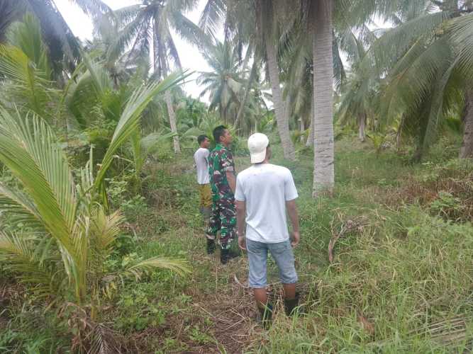 Masyarakat Petani Lakukan Patroli Bersama Babinsa Koramil 04/Kuindra