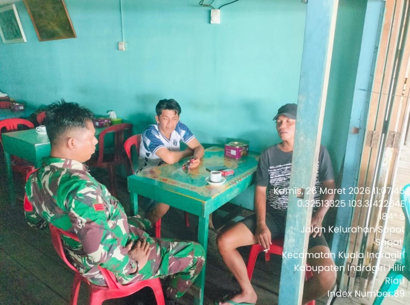 Manfaatkan Suasana Idul Fitri 1447 H, Babinsa Koramil 04/Kuindra Sampaikan Pentingnya Bela Negara dan Keamanan Lingkungan