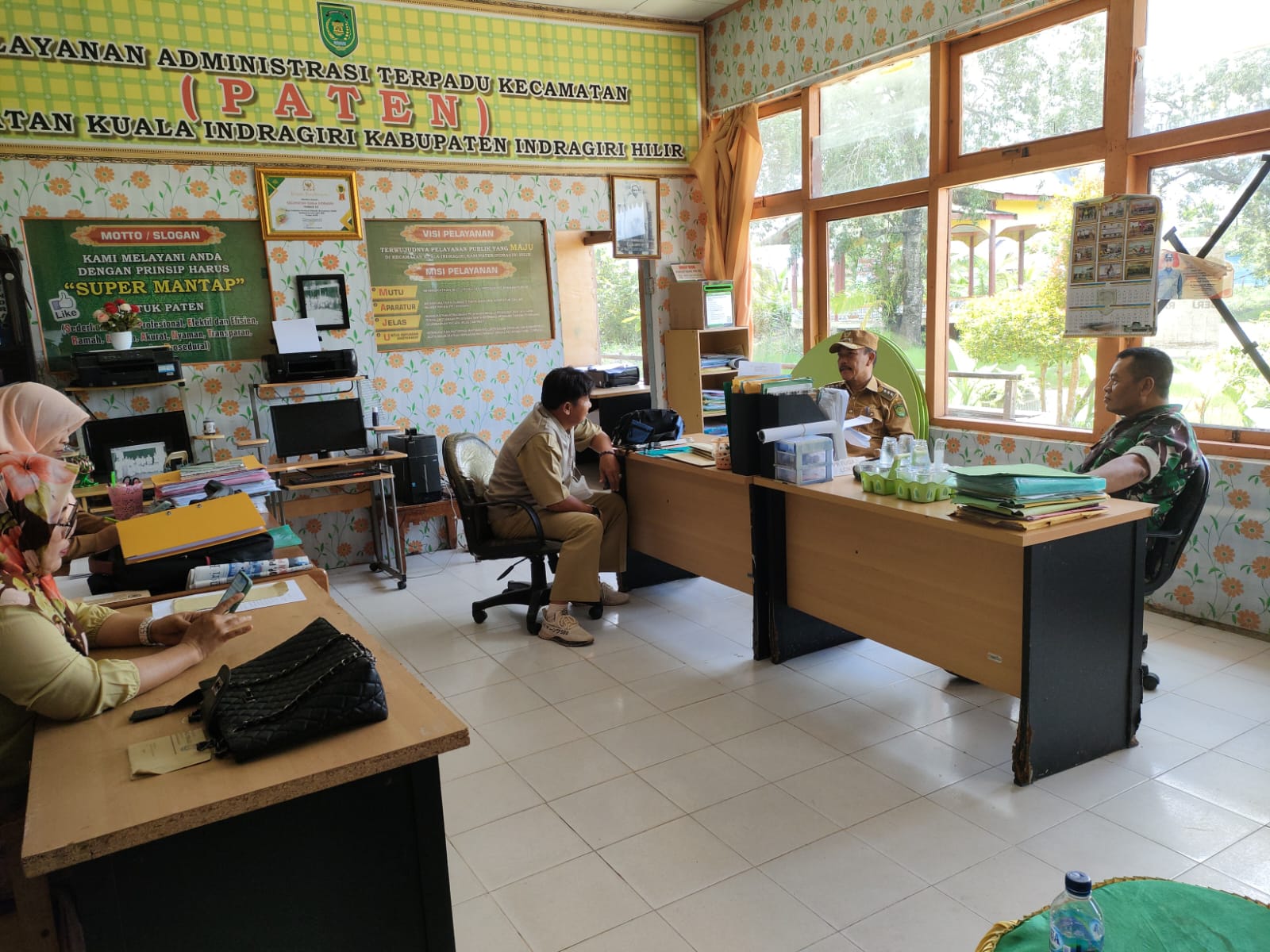 Babinsa Koramil 04/Kuindra Bersilaturahmi Bersama Camat Kuindra