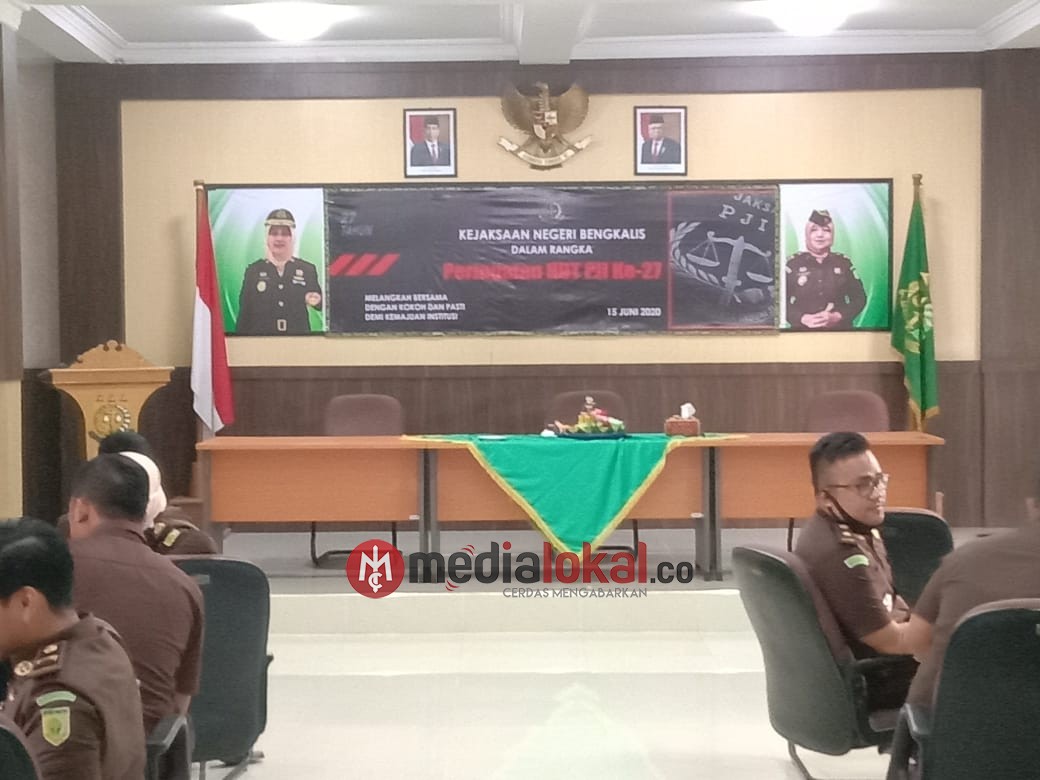 Kejari Bengkalis Peringati HUT Persatuan Jaksa Indonesia Ke - 27 Kejari Bengkalis Peringati HUT Persatuan Jaksa Indonesia Ke - 27