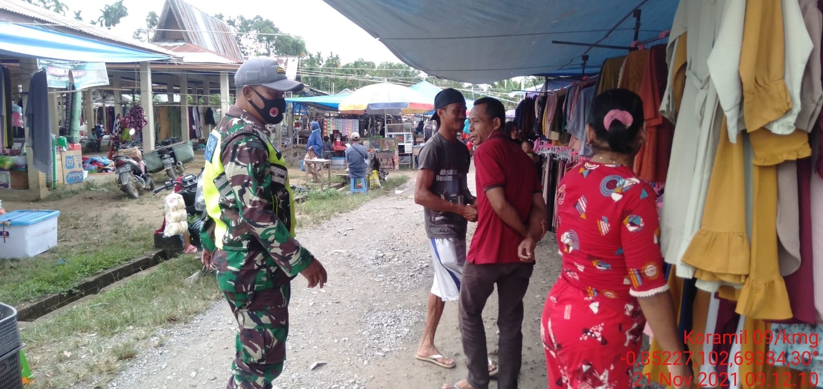 Desa Sekayan Kembali Jadi Sasaran Penegakan Protkes Oleh Babinsa 09/Kemuning