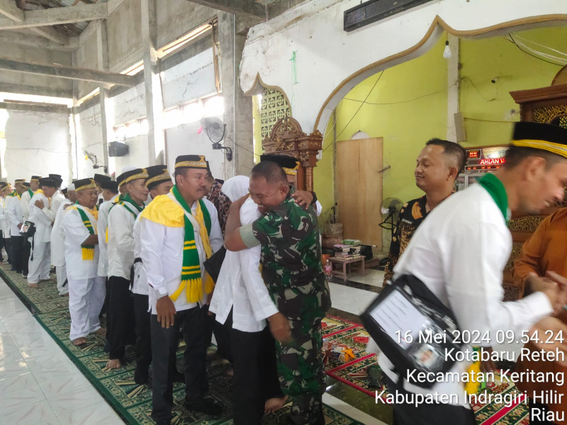 Personil Koramil 09/Kemuning Ikut Serta Pelepasan Jamaah Haji Asal Kecamatan Keritang