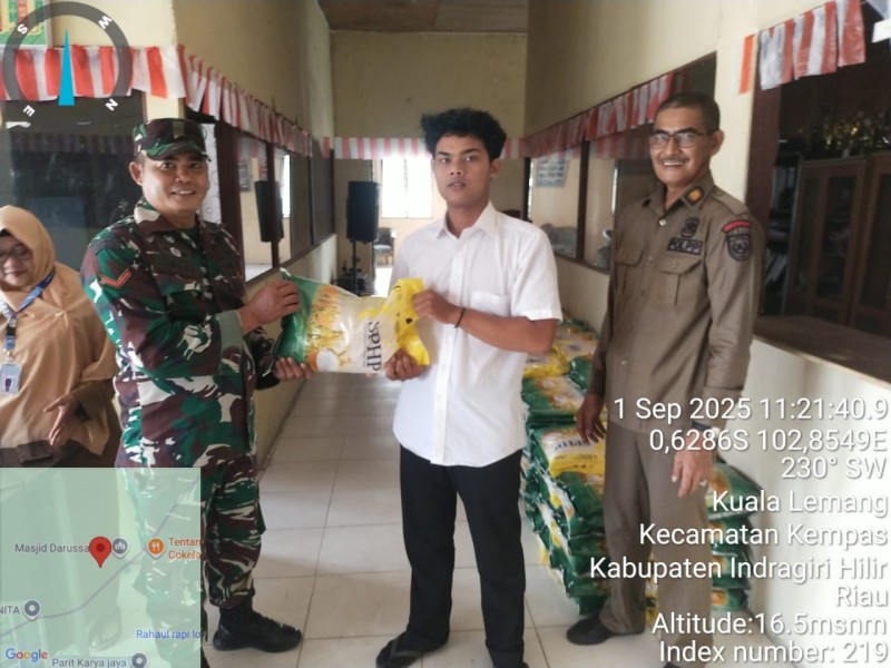 Babinsa Kulim Jaya Gempur Inflasi dengan Gerakan Pangan Murah di Kempas