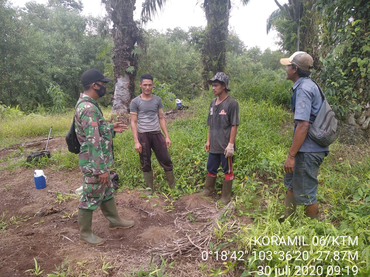 Praka Ferry Sinaga Laksanakan Sosialisasi dan Patroli Kebakaran Lahan