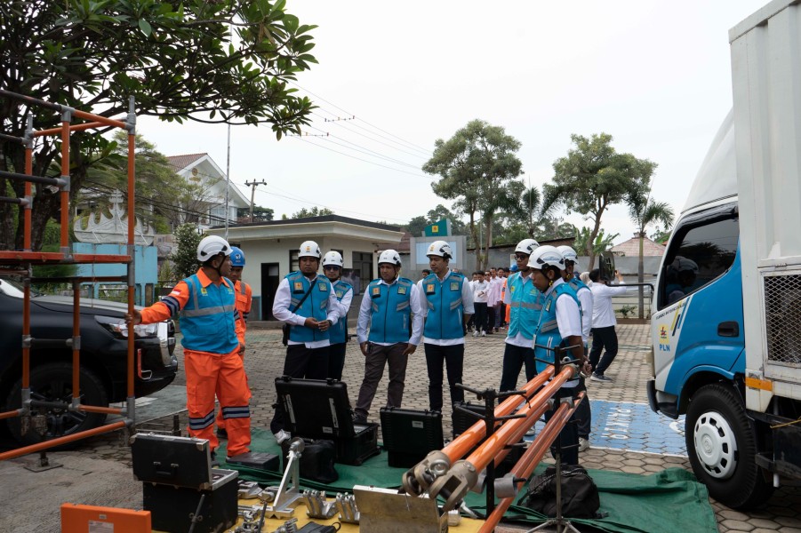 Amankan Kelistrikan di Sumatera, PLN UIP3B Sumatera Siagakan Ribuan Personel Selama Libur Idul Fitri 1446 H Amankan Kelistrikan di Sumatera, PLN UIP3B Sumatera Siagakan Ribuan Personel Selama Libur Idul Fitri 1446 H