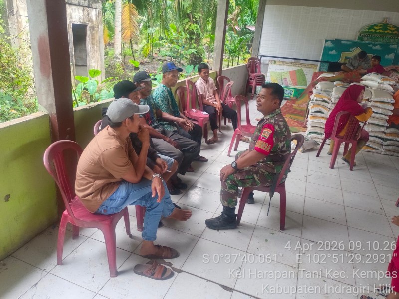 Bangun Komunikasi yang Baik Dengan Mitra Karib Babinsa Serka Ng. Sipayung Komsos di Wilayah Binaan