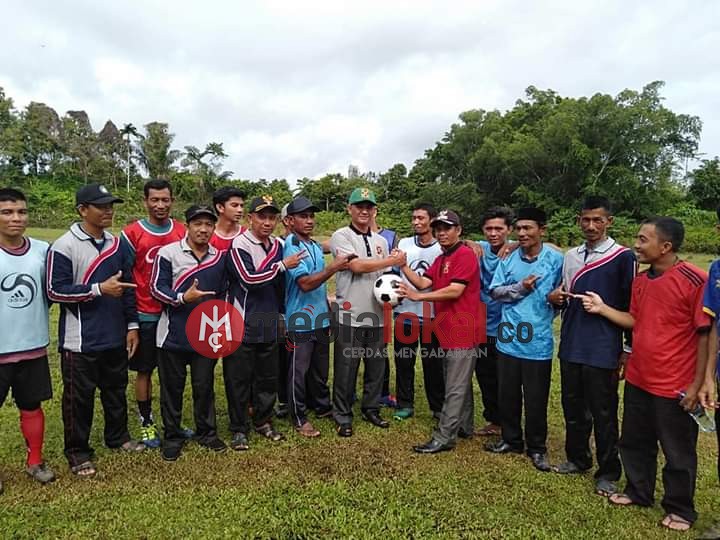 Buka Liga Desa, Berikut Pesan Camat Teluk Dalam, Lihat Disini