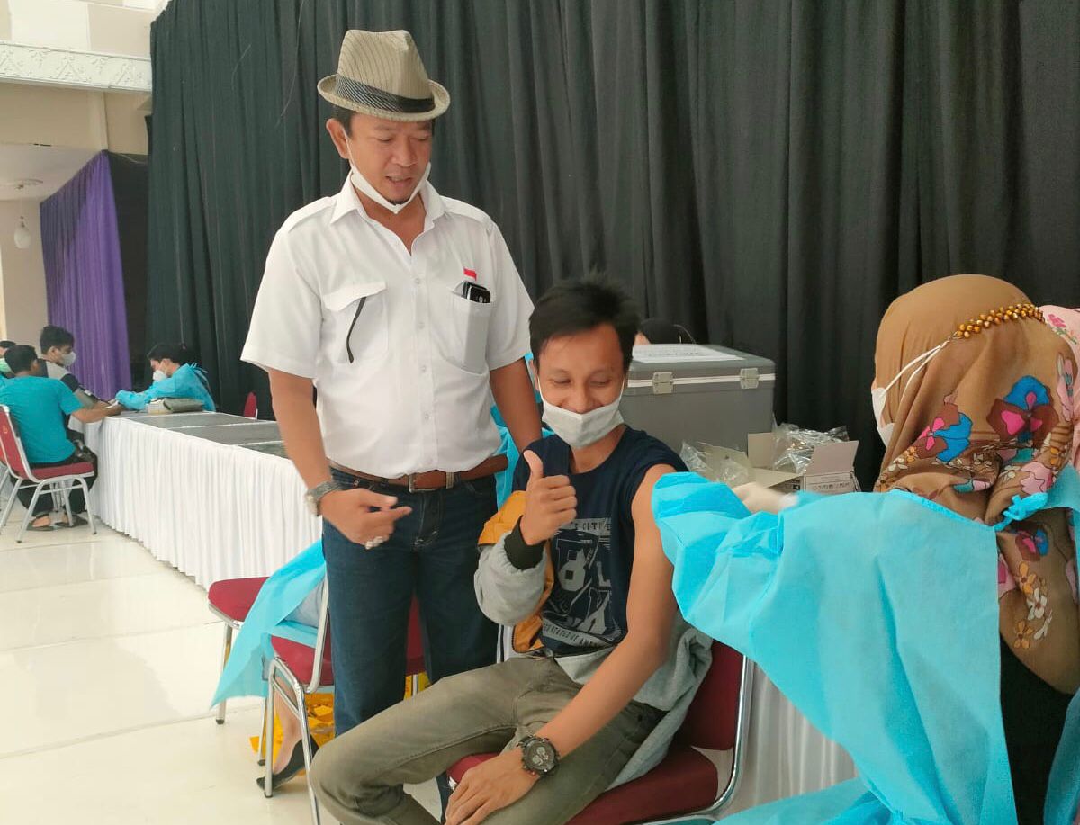 KONI dan Kadin Inhil Lakukan Vaksinasi Tahap Dua
