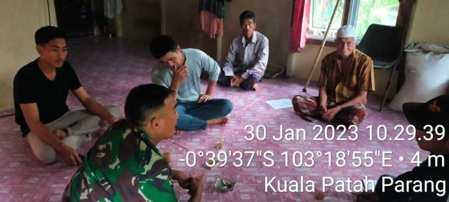 Sertu Bendri Lakukan Diskusi Bersama Masyarakat Terkait Ketahanan Pangan