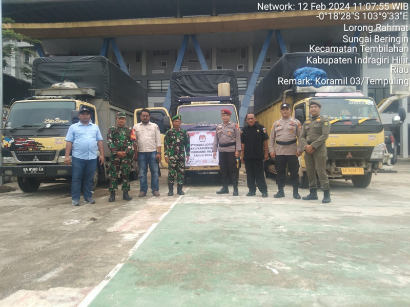 Pastikan Logistik Pemilu Aman, Danramil 03/Tpl Beserta Anggota Kawal Pendistribusian Logistik Ke Kecamatan Tempuling